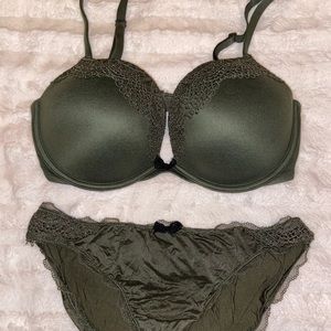 Victoria’s Secret Body by Victoria Bra & Panty ✨👙